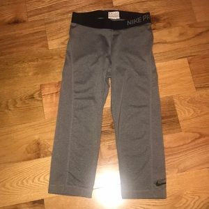 Nike pro capris